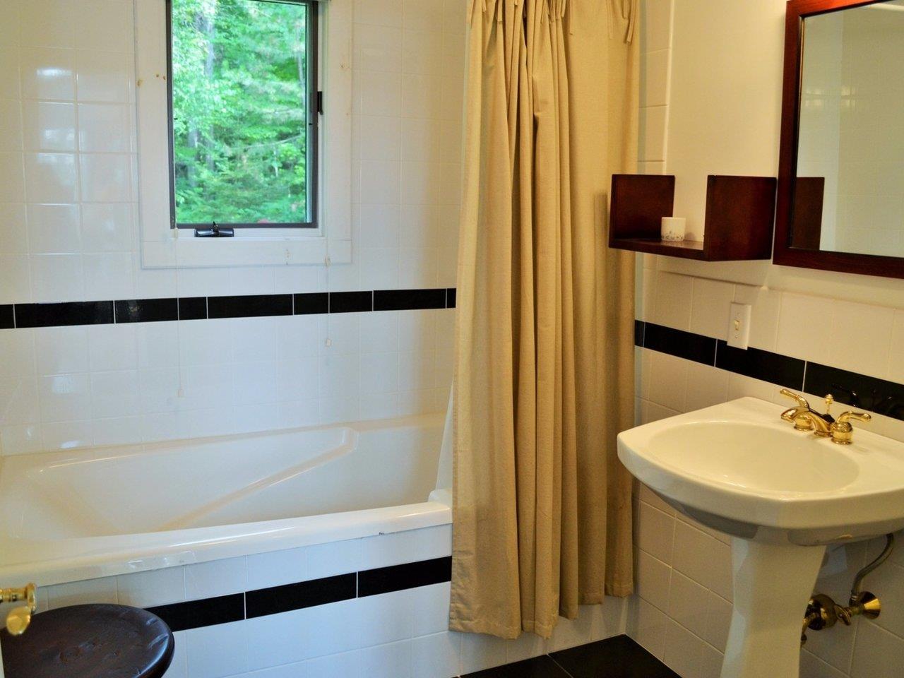 752 Everest Road Milton, VT 05468 - Photo 15 of 40