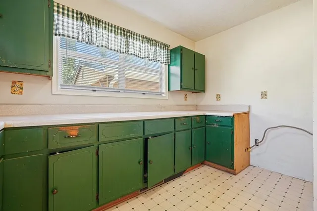 $350,000 | 4646 West Lakeshore Drive, Acworth, GA 30101