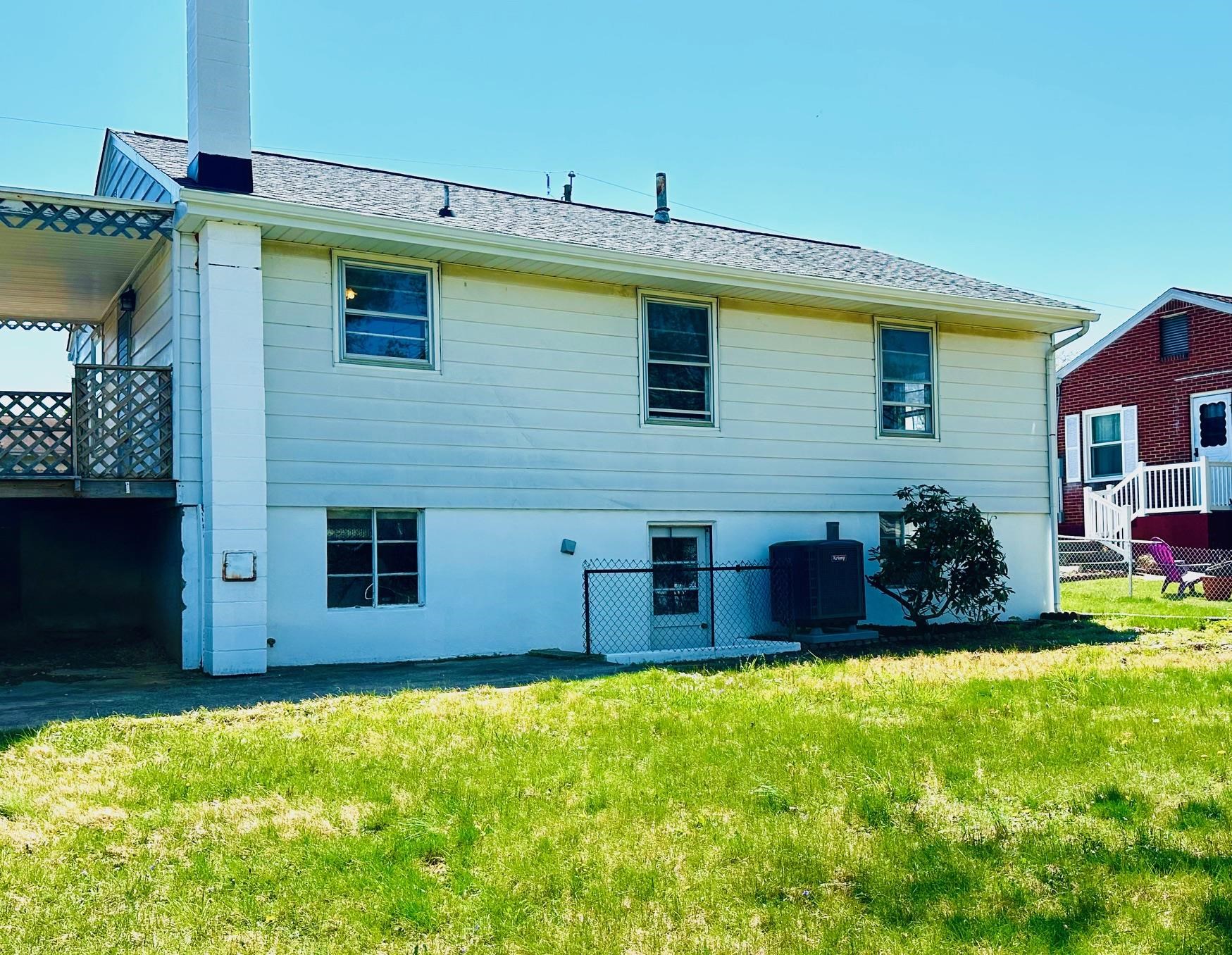 2403 Park Hill Road Staunton, VA 24401 - Photo 5 of 43 Back of house