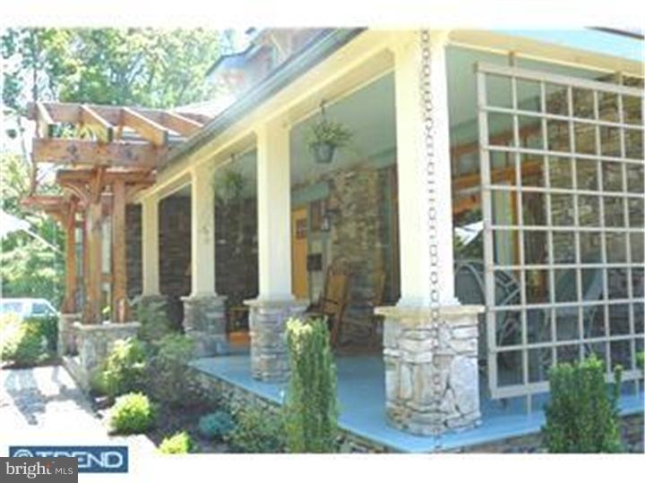 2707 Riverton Road Cinnaminson, NJ 08077 - Photo 2 of 13 Porch