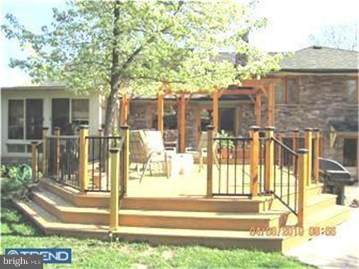 2707 Riverton Road Cinnaminson, NJ 08077 - Photo 11 of 13 Deck