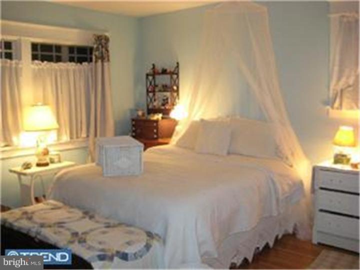 2707 Riverton Road Cinnaminson, NJ 08077 - Photo 8 of 13 Bedroom 3