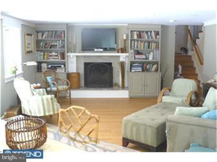 2707 Riverton Road Cinnaminson, NJ 08077 - Photo 10 of 13 Family Room
