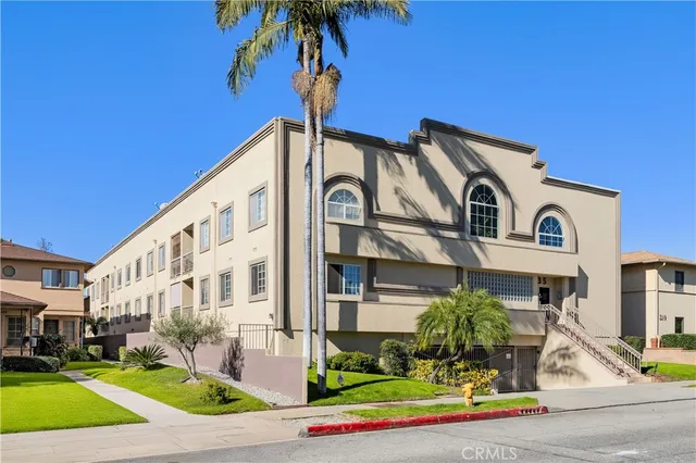 $680,000 | 335 South Sierra Madre Boulevard, Unit 104, Pasadena, CA 91107