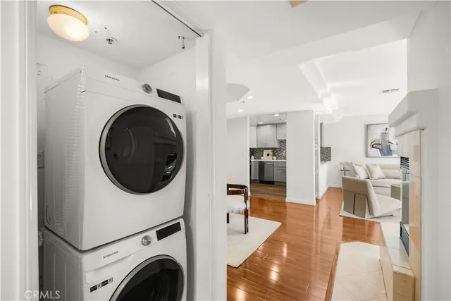 $680,000 | 335 South Sierra Madre Boulevard, Unit 104, Pasadena, CA 91107