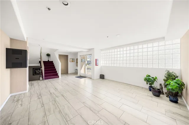 $680,000 | 335 South Sierra Madre Boulevard, Unit 104, Pasadena, CA 91107