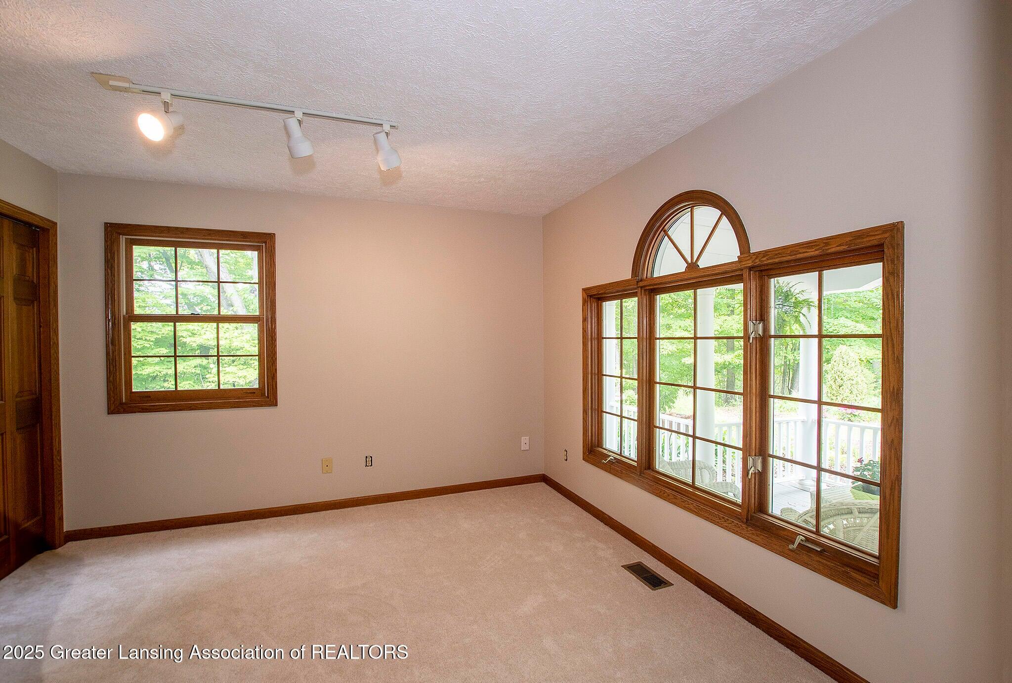 11781 West Herbison Road Eagle, MI 48822 - Photo 20 of 50 20250603115258480904000000-o