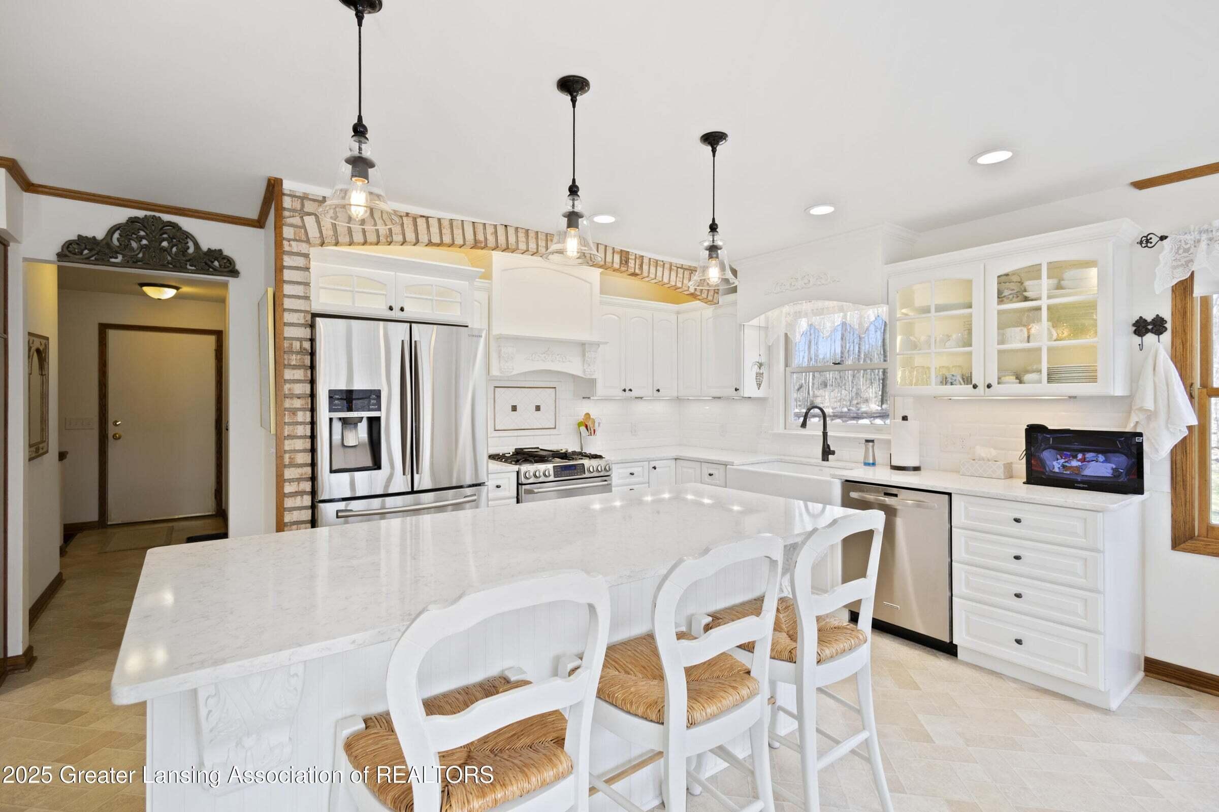 11781 West Herbison Road Eagle, MI 48822 - Photo 10 of 50 20250603131905284843000000-o