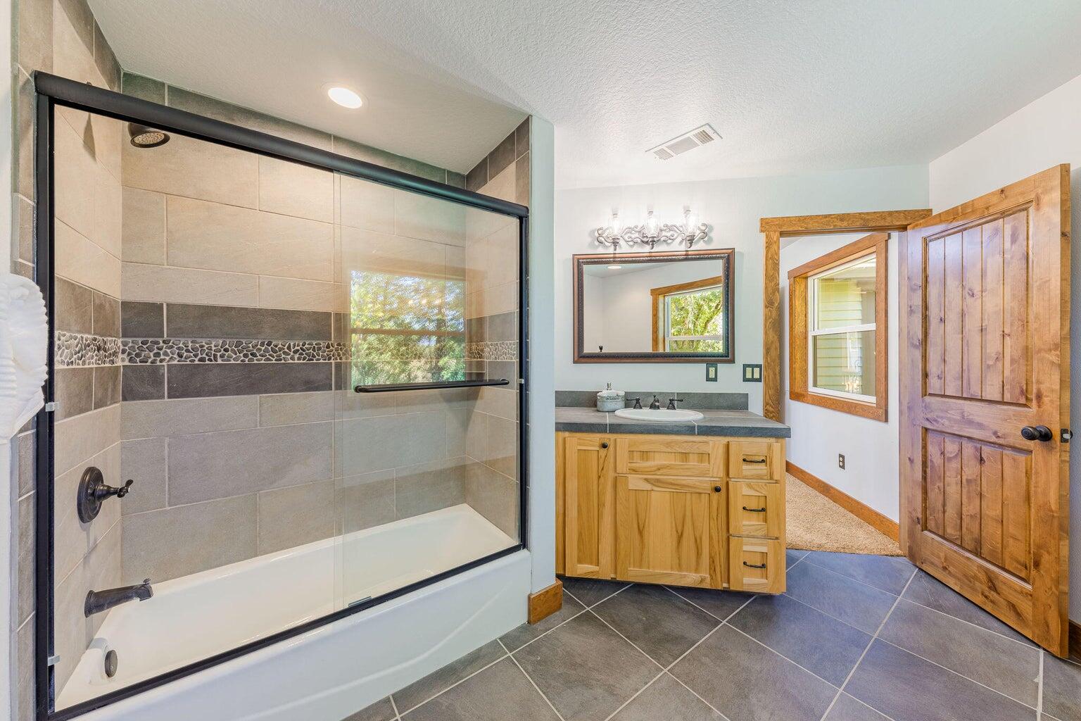 400 Tetherow Road Williams, OR 97544 - Photo 32 of 60 33