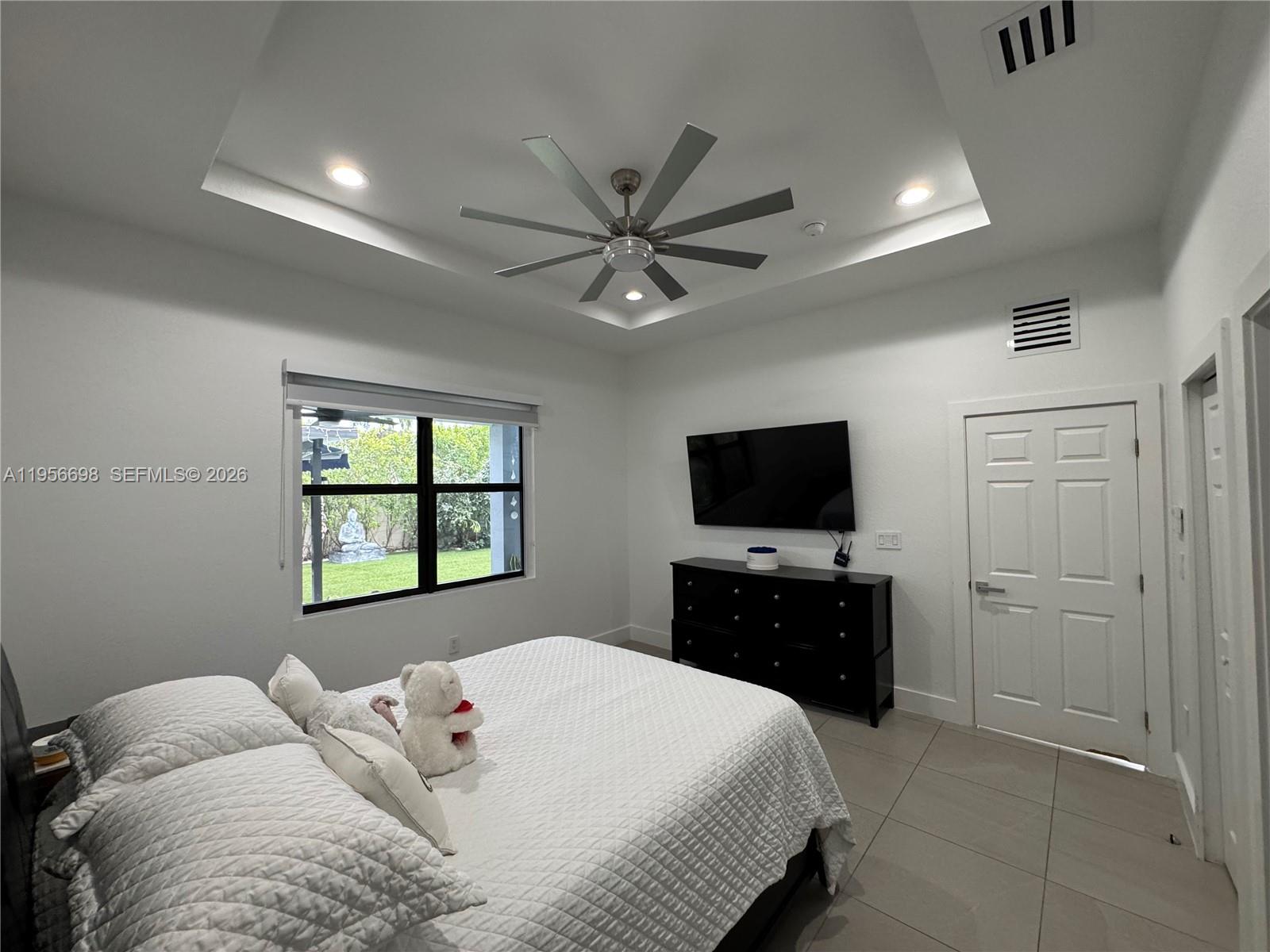 885 Northeast 3rd Avenue Homestead, FL 33030 - Photo 11 of 36 Master bedroom