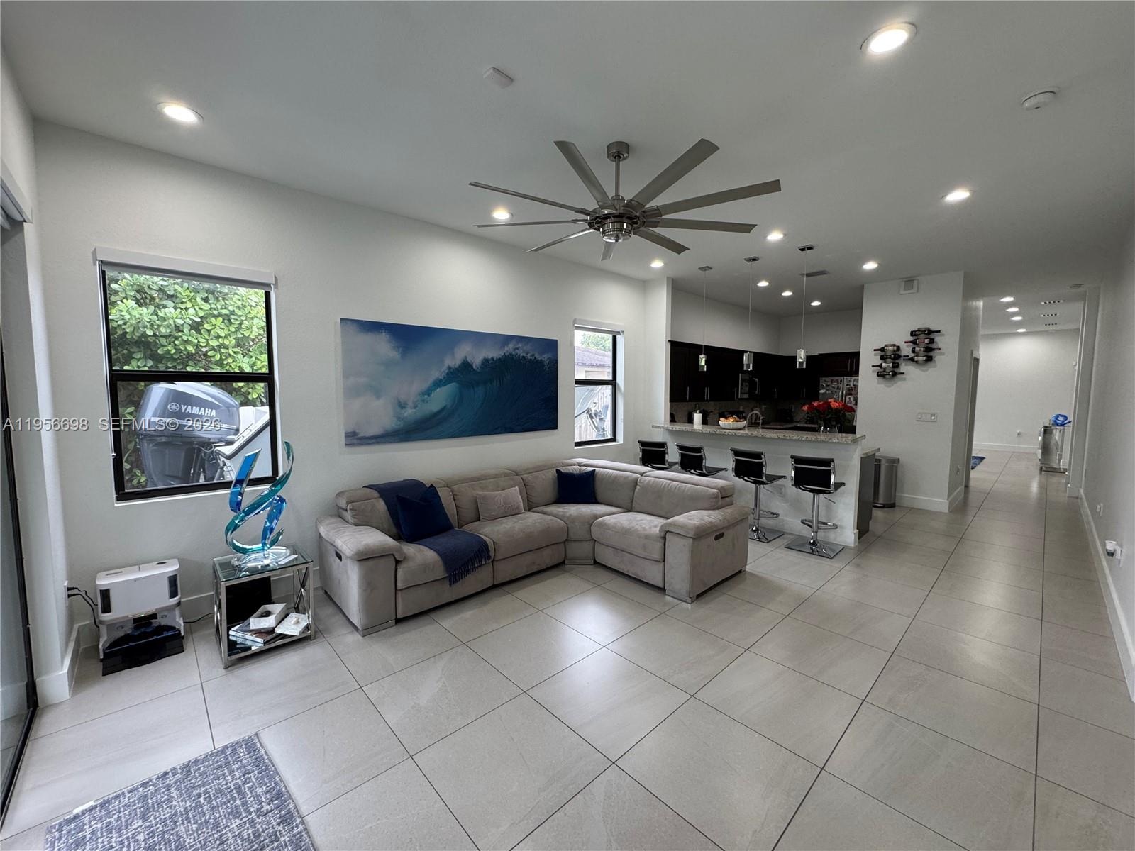 885 Northeast 3rd Avenue Homestead, FL 33030 - Photo 8 of 36