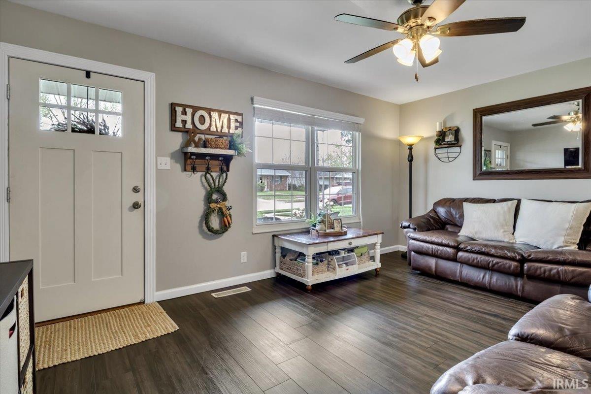 5808 Whitethorne Drive Evansville, IN 47710 - Photo 3 of 16