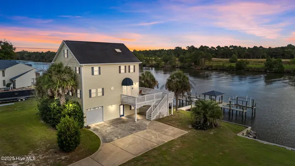 $1,125,000 | 850 Sea Gate Drive, Newport, NC 28570