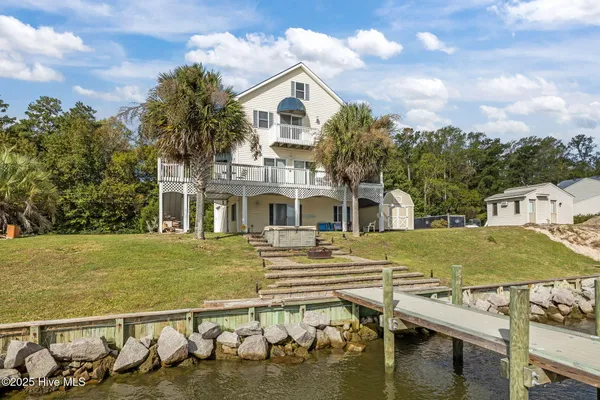 $1,125,000 | 850 Sea Gate Drive, Newport, NC 28570