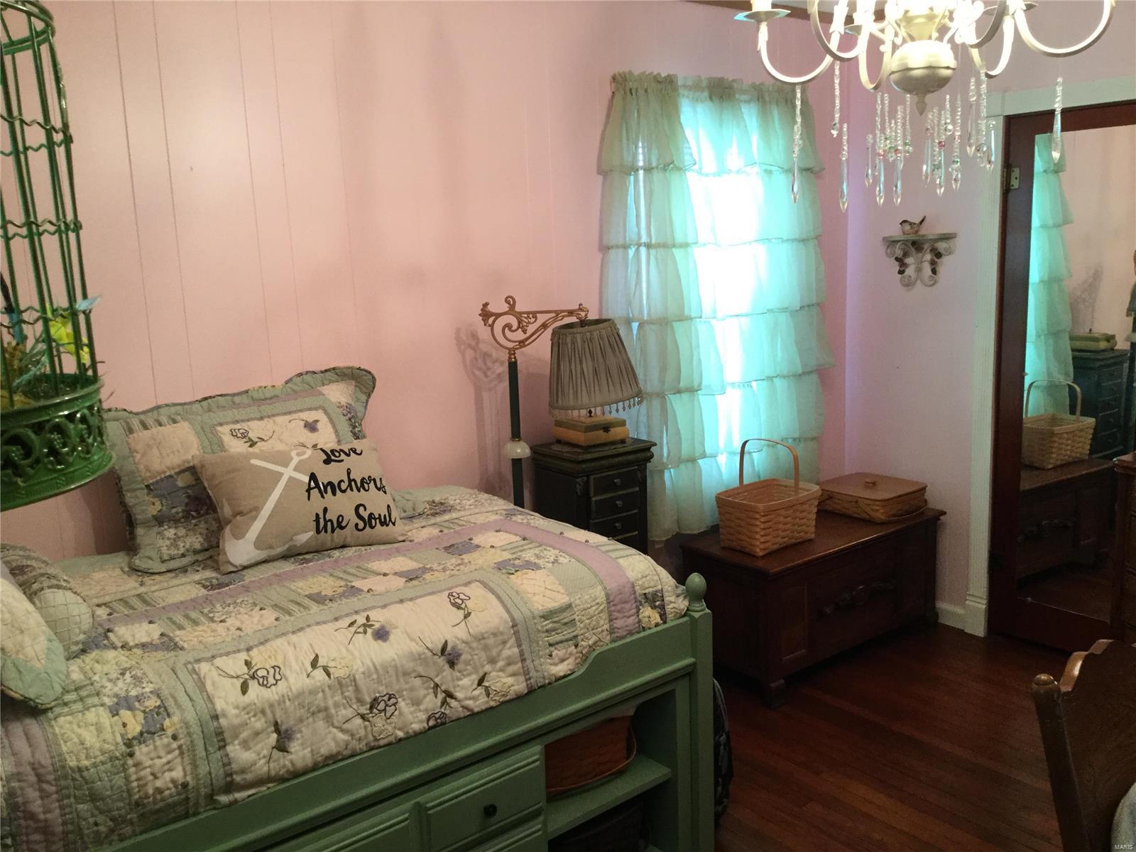 401 Berry Street Gillespie, IL 62033 - Photo 23 of 32