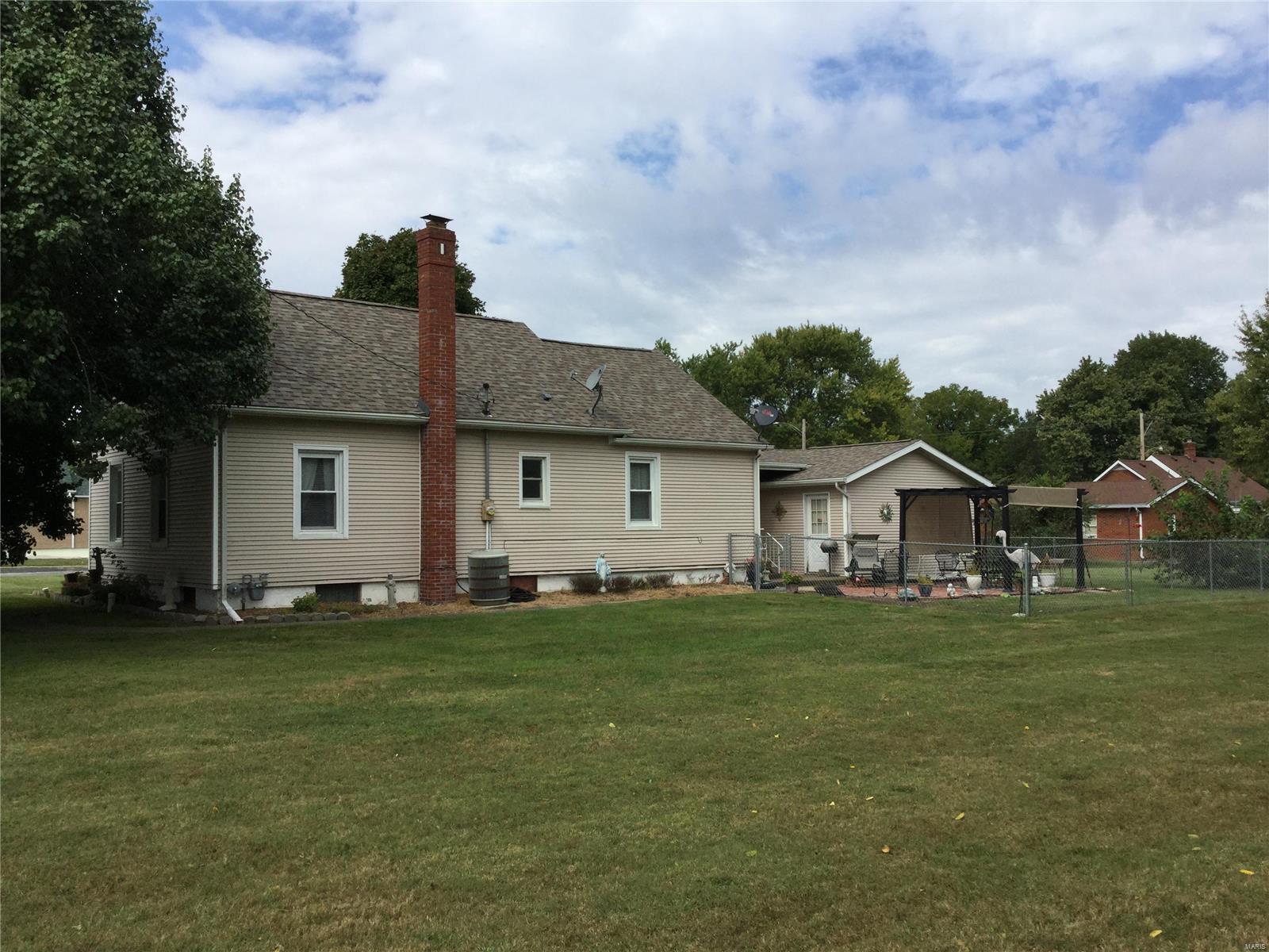 401 Berry Street Gillespie, IL 62033 - Photo 29 of 32