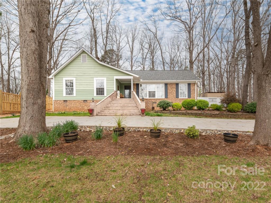 7614 Robin Crest Road Charlotte, NC 28226 - Photo 1 of 47 Gallery Image 1