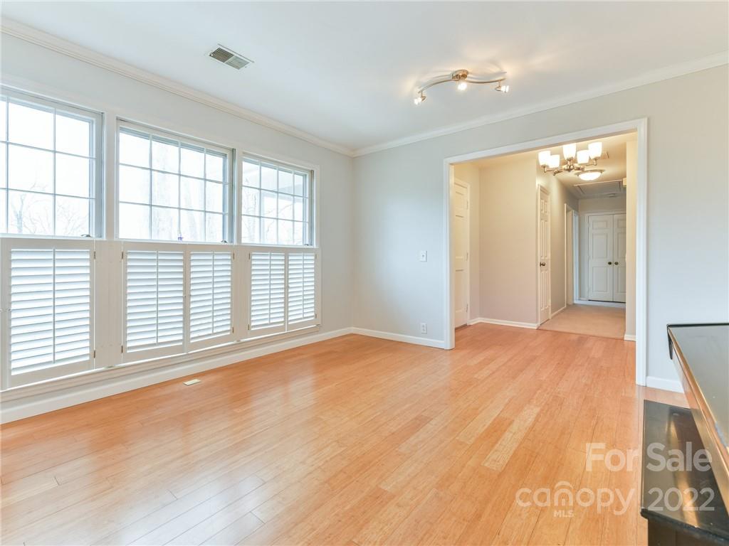 7614 Robin Crest Road Charlotte, NC 28226 - Photo 12 of 47 Gallery Image 12
