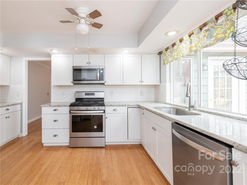 7614 Robin Crest Road Charlotte, NC 28226 - Photo 18 of 47 Gallery Image 18