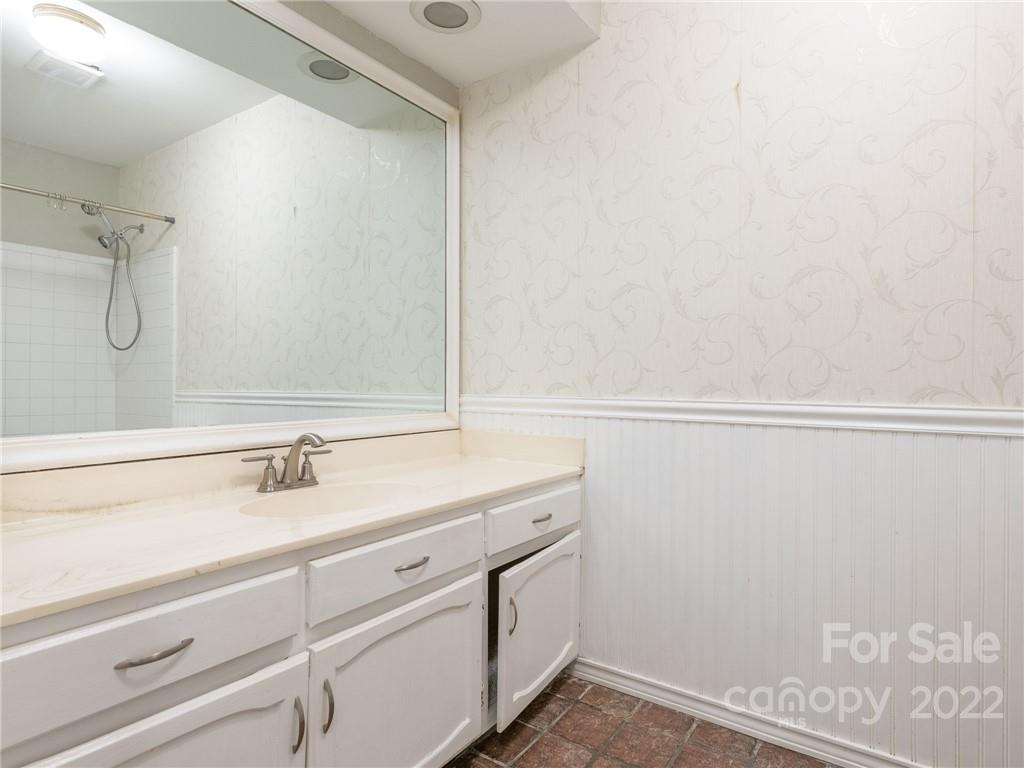 7614 Robin Crest Road Charlotte, NC 28226 - Photo 34 of 47 Gallery Image 34