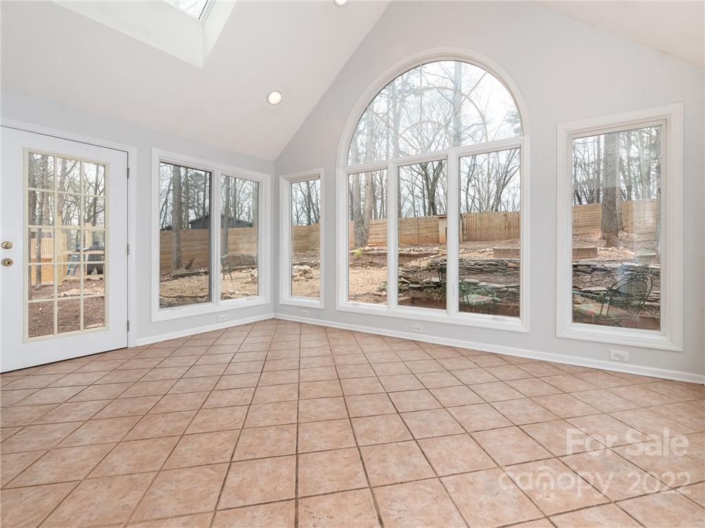 7614 Robin Crest Road Charlotte, NC 28226 - Photo 4 of 47 Gallery Image 4
