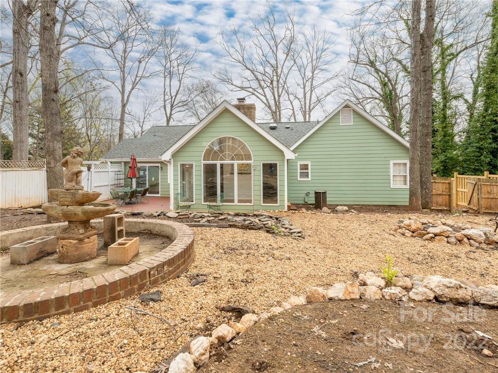 7614 Robin Crest Road Charlotte, NC 28226 - Photo 41 of 47 Gallery Image 41
