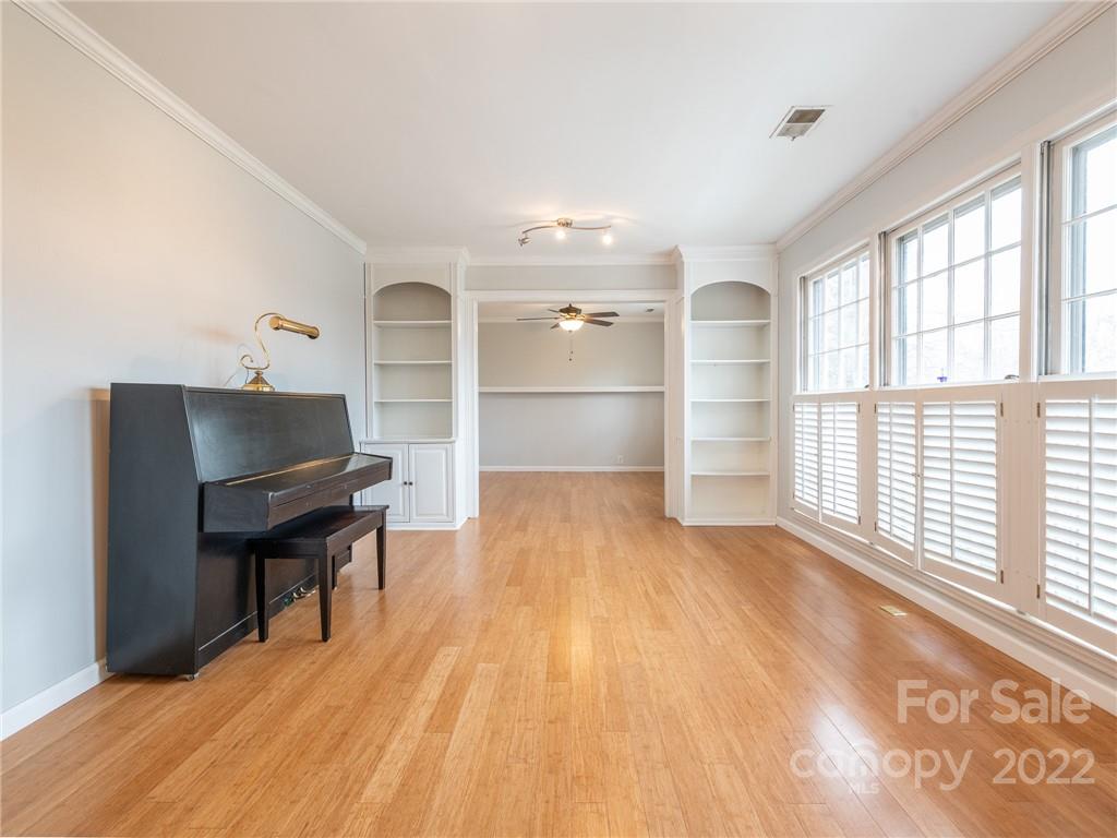 7614 Robin Crest Road Charlotte, NC 28226 - Photo 5 of 47 Gallery Image 5