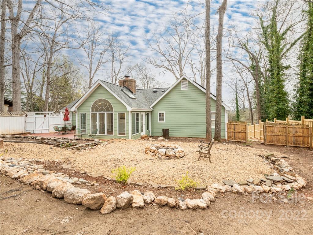 7614 Robin Crest Road Charlotte, NC 28226 - Photo 7 of 47 Gallery Image 7