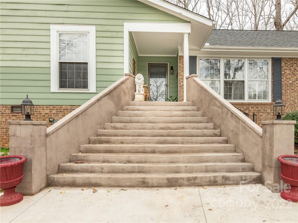 7614 Robin Crest Road Charlotte, NC 28226 - Photo 8 of 47 Gallery Image 8