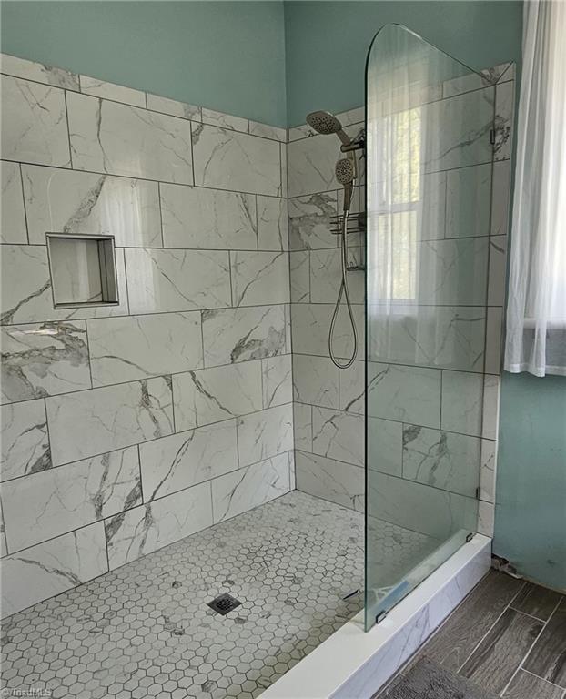 803 South Main Street Reidsville, NC 27320 - Photo 19 of 44 Primary Shower