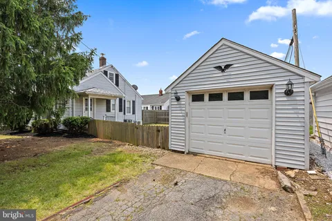 $2,150 | 101 Curtis Avenue, Wilmington, DE 19804