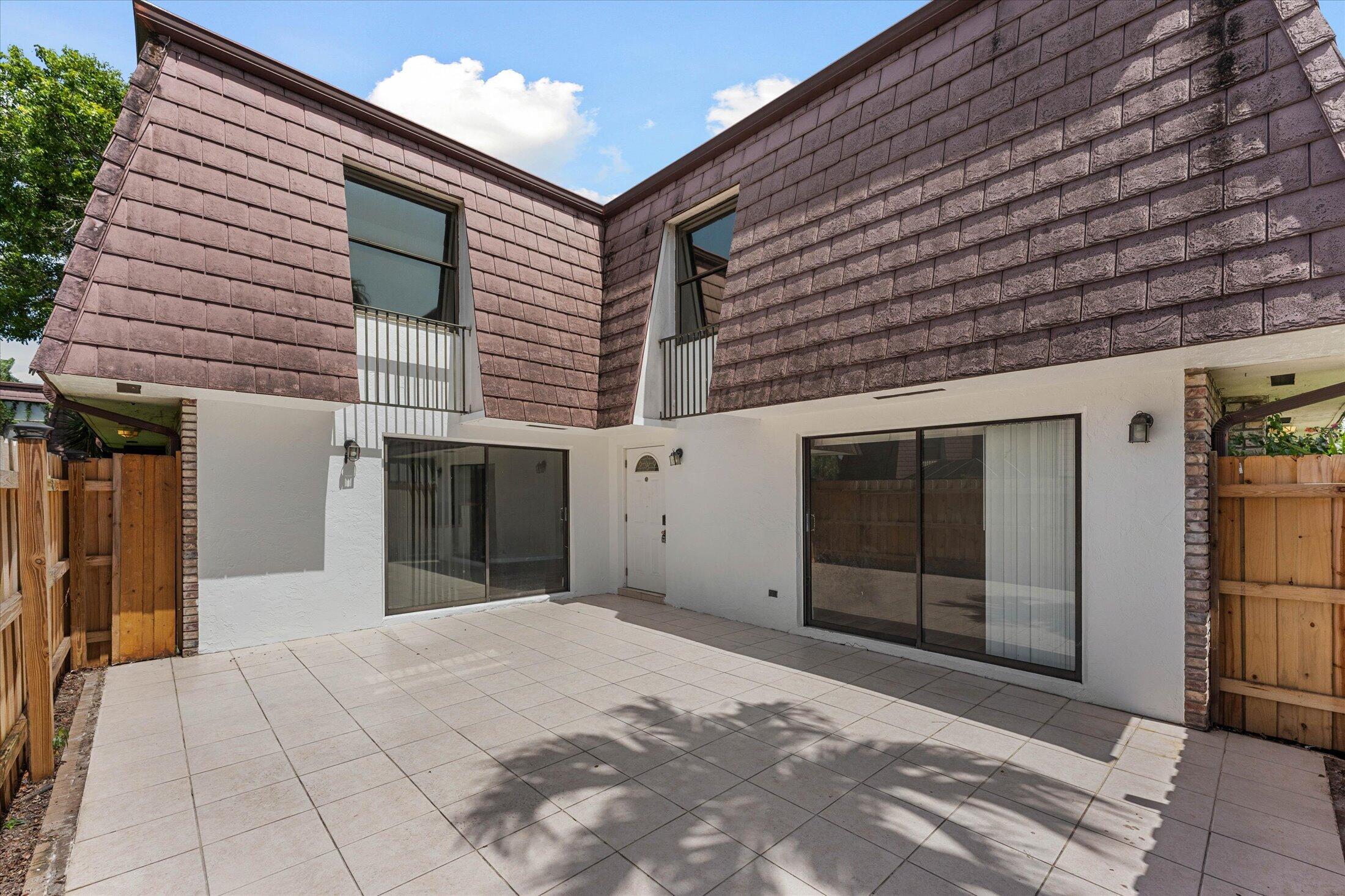 7683 Courtyard Run West Boca Raton, FL 33433 - Photo 5 of 30 05-7683 Courtyard Run W, Boca Raton-5