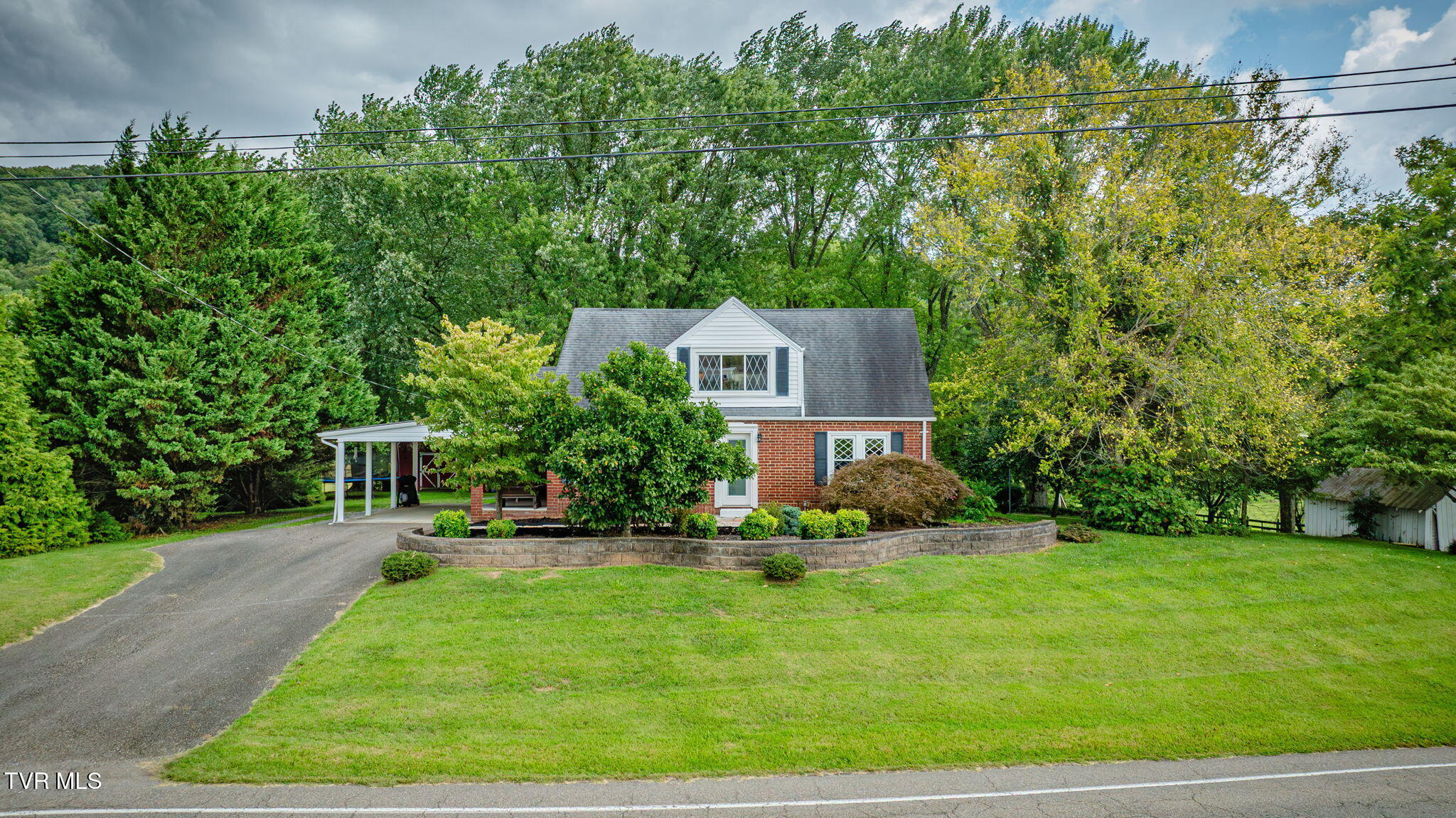 2235 Rock Springs Road Kingsport, TN 37664 - Photo 3 of 42 001