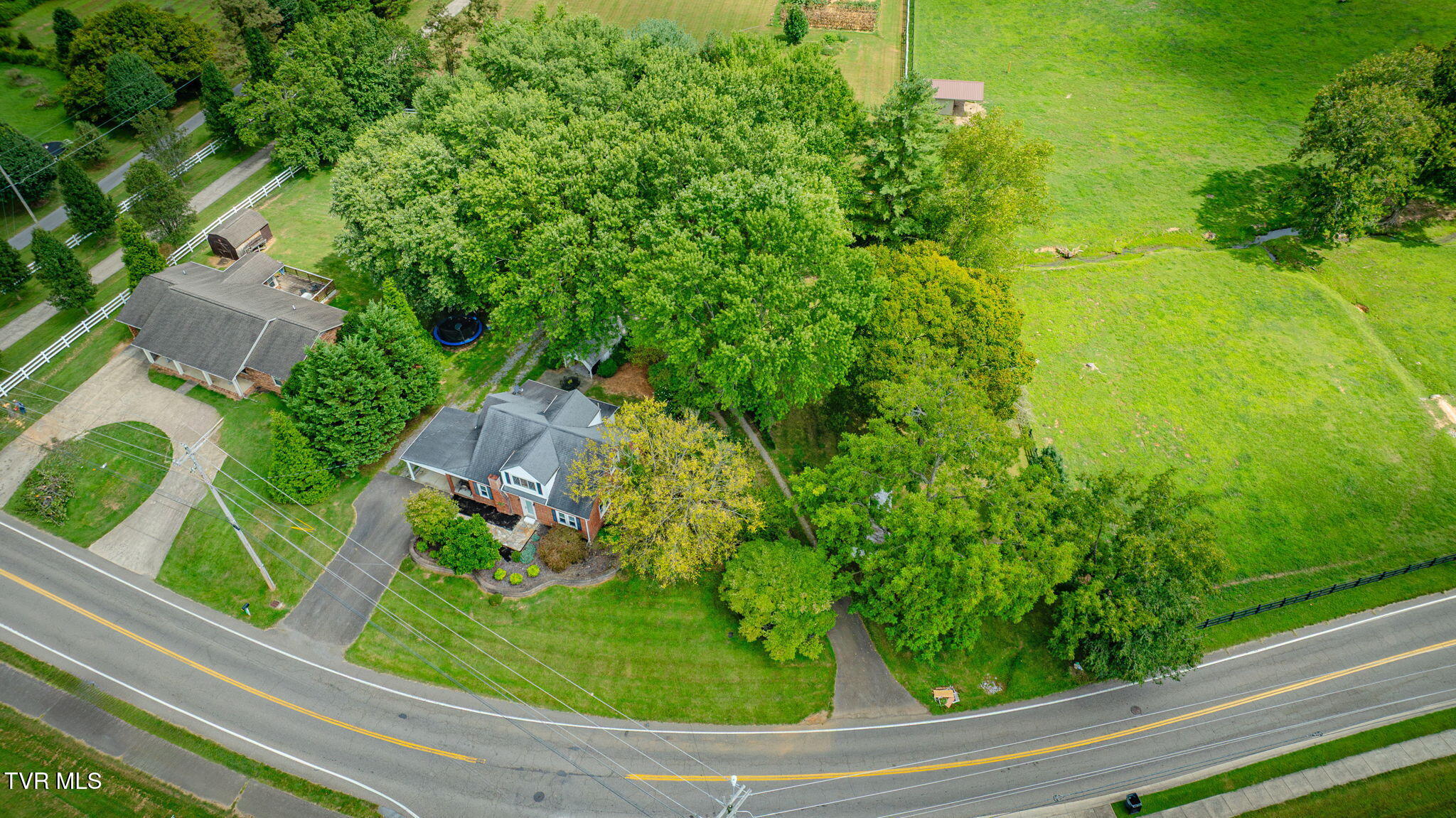 2235 Rock Springs Road Kingsport, TN 37664 - Photo 37 of 42 101