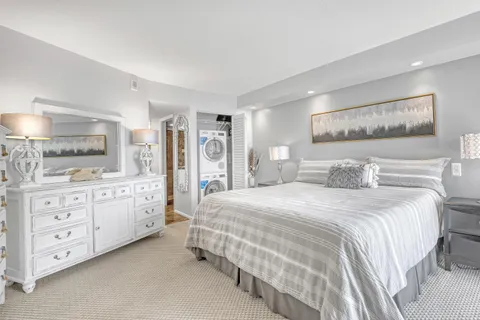 $620,000 | 5420 North Ocean Drive, Unit 1106, Singer Island, FL 33404