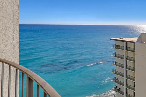 $620,000 | 5420 North Ocean Drive, Unit 1106, Singer Island, FL 33404