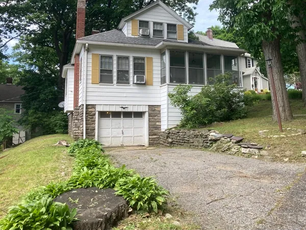 $1,950 | 109 Green Hill Parkway, Unit 1, Worcester, MA 01605