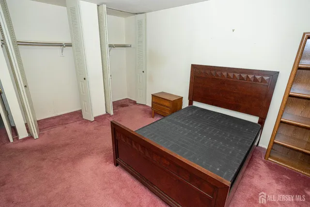 $599,900 | 15 Hearthstone Drive, Edison, NJ 08820