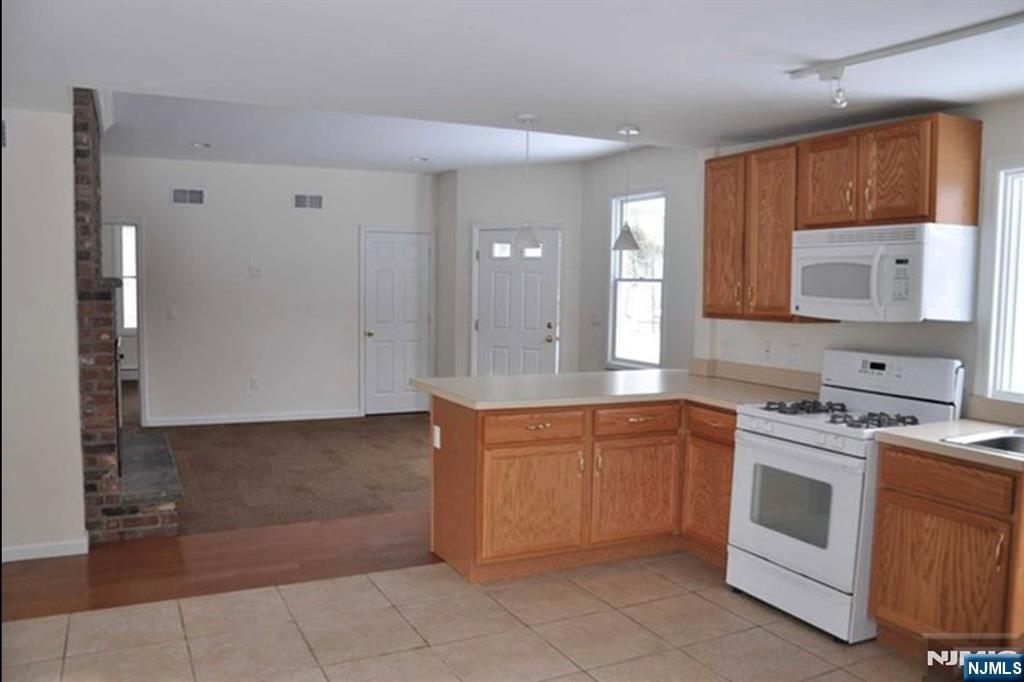 430 Closter Dock Road Closter, NJ 07624 - Photo 9 of 19