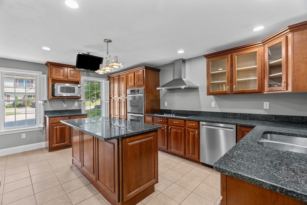 8 Lilian Road Framingham, MA 01701 - Photo 9 of 42 Gallery Image 9
