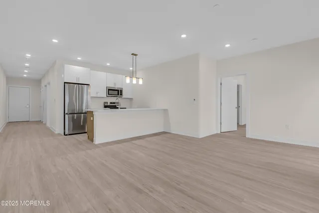 $2,575 | 19 Carr Avenue, Unit 311, Keansburg, NJ 07734