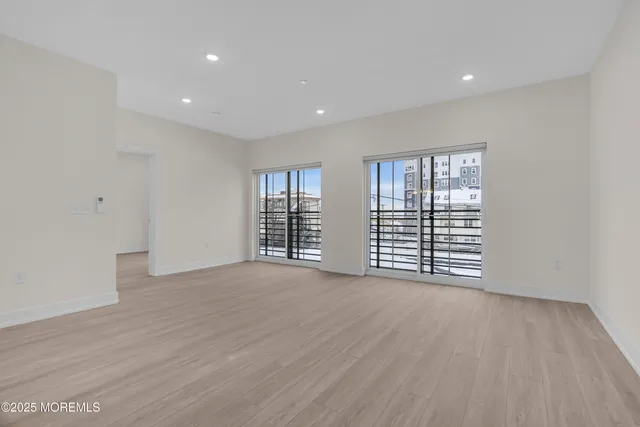 $2,575 | 19 Carr Avenue, Unit 311, Keansburg, NJ 07734