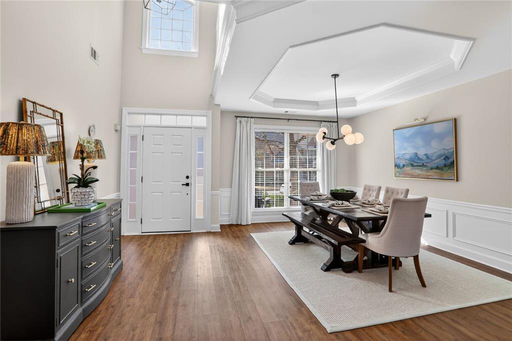 2355 Rosebrook Crossing Southeast Atlanta, GA 30339 - Photo 5 of 25 a living room with furniture and wooden floor