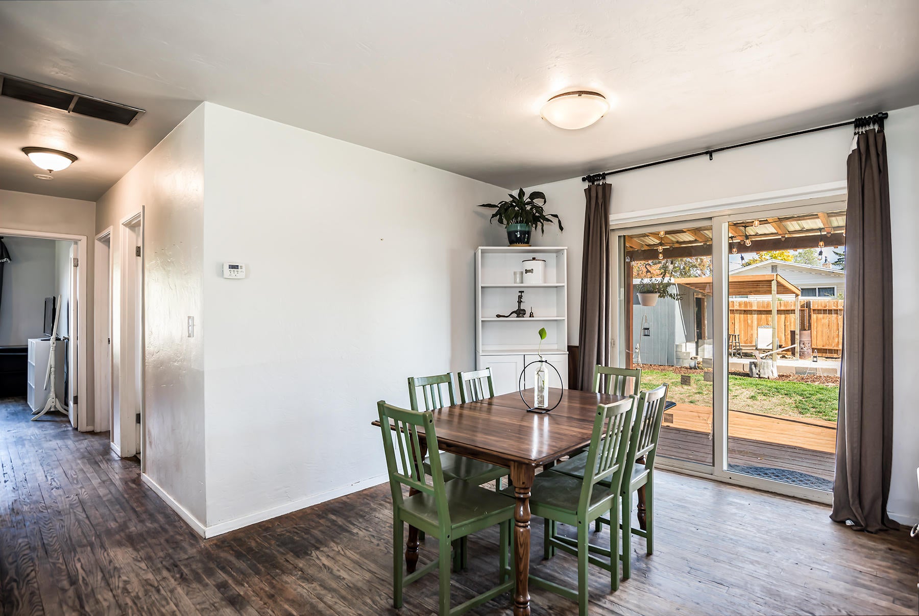 608 Southwest 14th Street Redmond, OR 97756 - Photo 7 of 26 Dining 14th