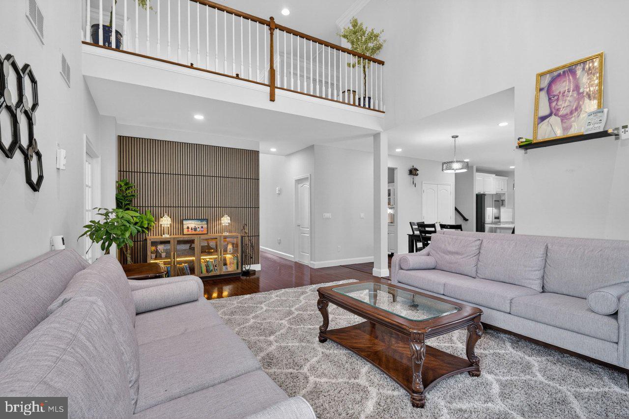 45 Emerald Road Robbinsville, NJ 08691 - Photo 20 of 57 Spacious living area with modern charm.