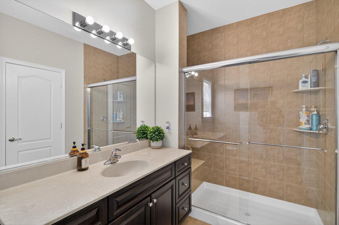45 Emerald Road Robbinsville, NJ 08691 - Photo 31 of 57 5th bedroom ensuite bathroom