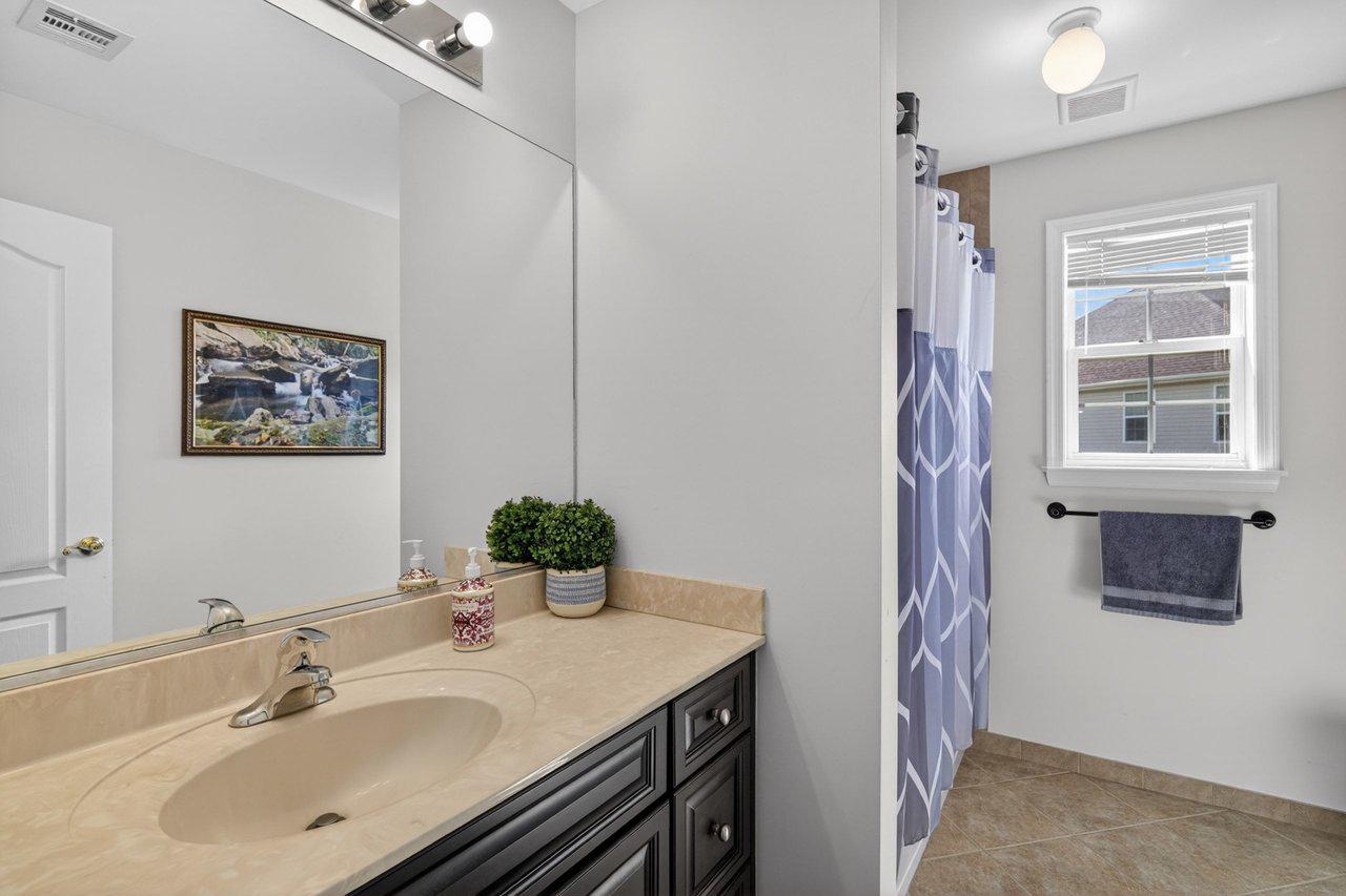 45 Emerald Road Robbinsville, NJ 08691 - Photo 47 of 57 Hall Bath