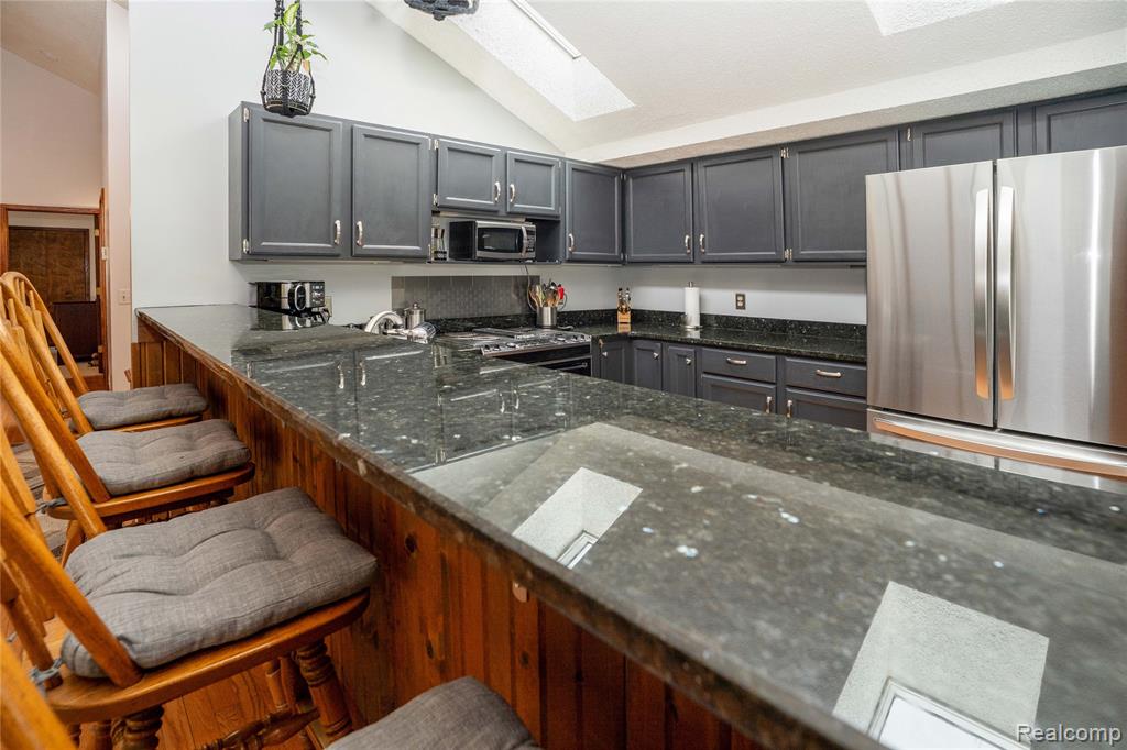2725 Cooley Lake Road Highland, MI 48356 - Photo 29 of 63