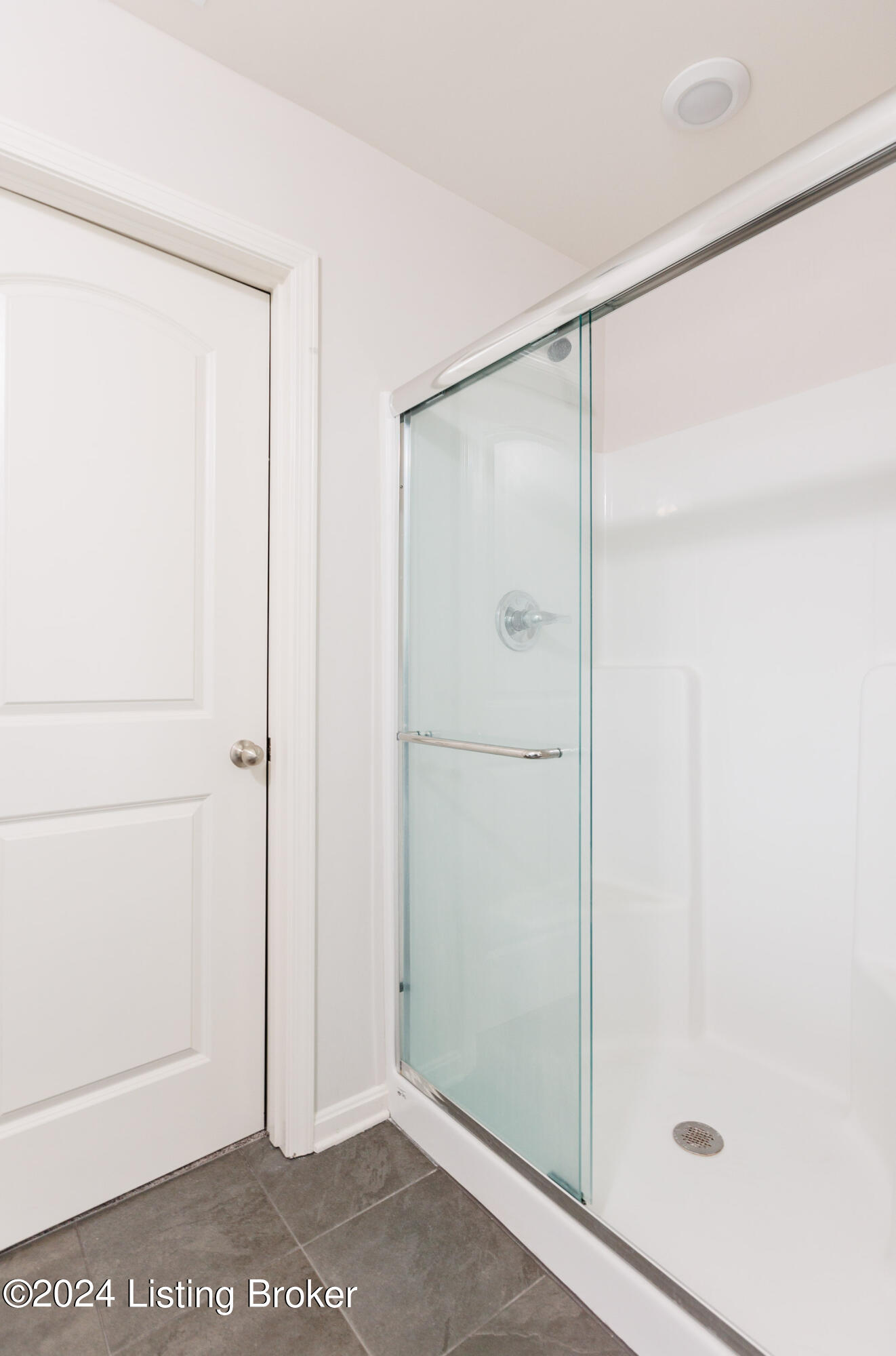 8414 Gateway Run Road Louisville, KY 40229 - Photo 28 of 44 Gateway_029