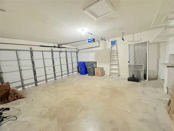 $4,600 | 1115 River Birch Street, Hollywood, FL 33019